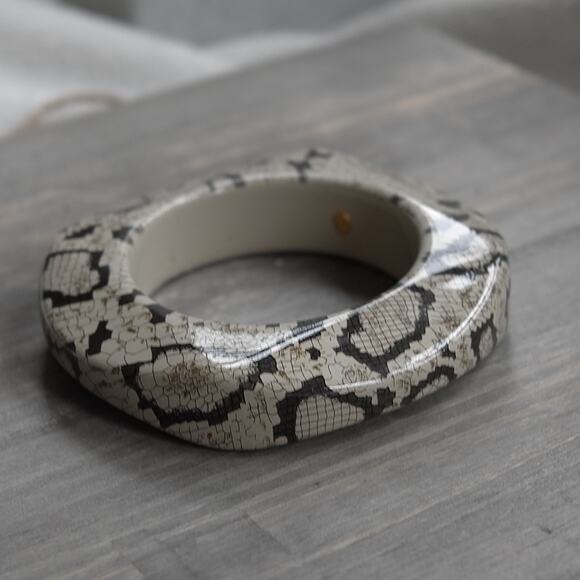 Vintage KJL Kenneth Jay Lane Bangle Bracelet Chunky Snakeskin Black White 1980s - Picture 10 of 12